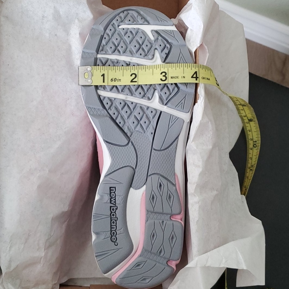 ๐๏ธ New Balance Shoes - Picture 8 of 8